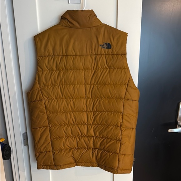 The North Face Men's Orange Puffer Vest - Picture 5 of 5